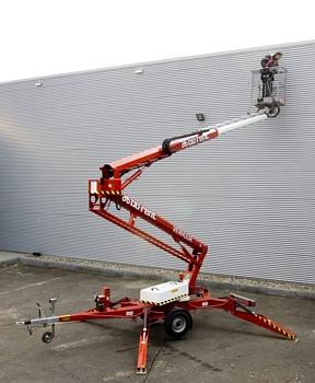 Knikgiekhoogwerker op aanhanger 17m